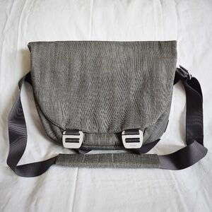 Booq Shadow 15” Messenger Bag Limited Edition